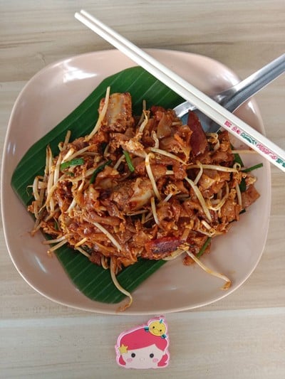 ก๋วยเตี๋ยวผัดซี่โครงหมู