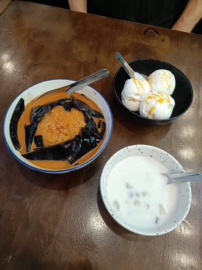 อาหาร หรือ เครื่องดื่ม