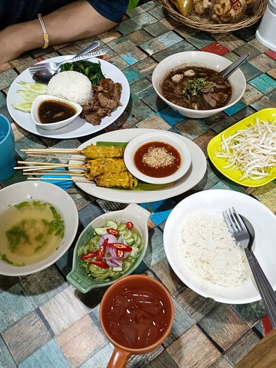 อาหาร หรือ เครื่องดื่ม