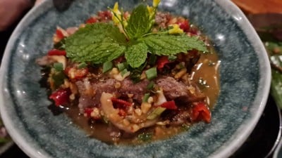 ยำเนื้อ