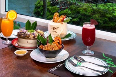 Chom cafe and restaurant Huahin  หัวหิน