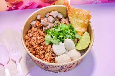 “Jolly Pork” ร้านข้าวขยำหมูเจ้าแรกในไทย