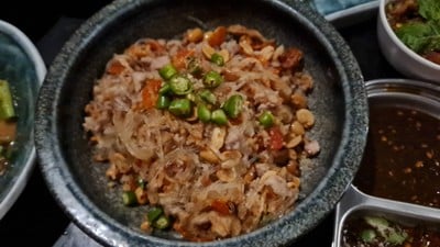 ยำวุ้นเส้น