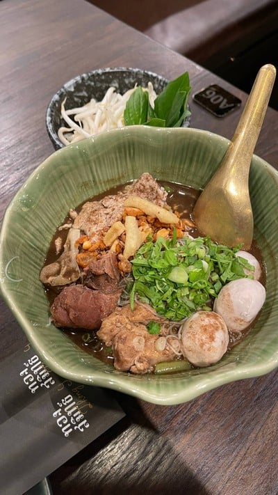 หมี่ขาวหมูตุ๋น