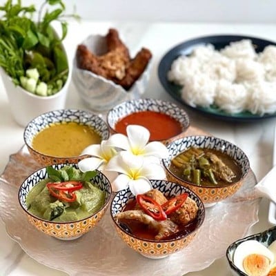 คาเพลล่า @โซลิส บีช โฮเทล หาดชลาทัศน์ คาเพลล่า @โซลิส บีช โฮเทล หาดชลาทัศน์