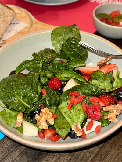 Spinach & Berries Salad