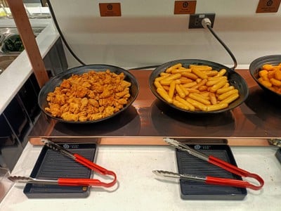 อาหาร หรือ เครื่องดื่ม