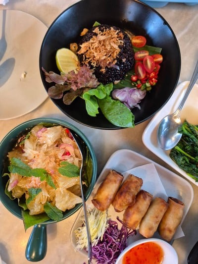 อาหาร หรือ เครื่องดื่ม