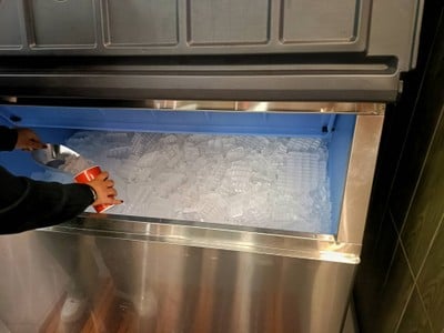 อาหาร หรือ เครื่องดื่ม