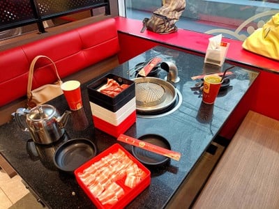 อาหาร หรือ เครื่องดื่ม