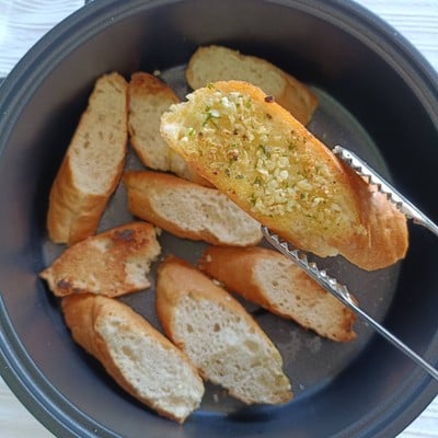 วิธีทำ ขนมปังกระเทียม สูตรไม่ใช้เครื่องอบ