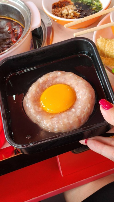 หมูสับไข่ลาวา