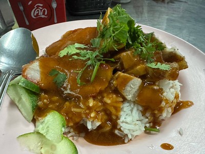 ข้าวหมูแดงหมูกรอบ