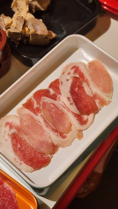 สันคอหมู