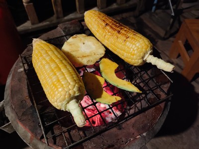 วิธีทำ หมูย่าง+น้ำจิ้มแจ่ว+ผักเคียง วิธีทำ หมูย่าง+น้ำจิ้มแจ่ว+ผักเคียง