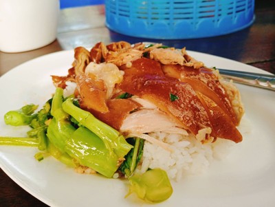 ข้าวขาหมู + ไส้
