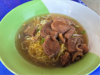บะหมี่เนื้อตุ๋น