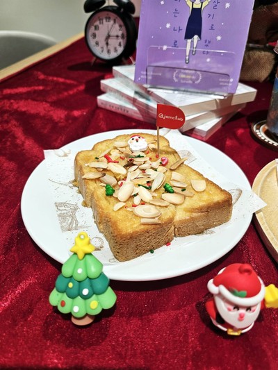 ขนมปังเนยน้ำผึ้งอัลมอนด์
