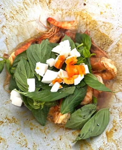 วิธีทำ กุ้งผัดน้ำพริกเผาไข่เค็ม วิธีทำ กุ้งผัดน้ำพริกเผาไข่เค็ม