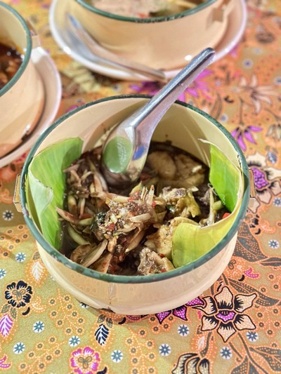 หมูผัดเผ็ดกระวาน