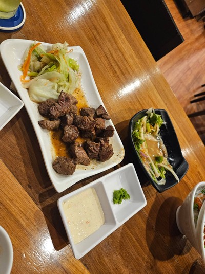 สเต๊กเนื้อหั่นเต๋า