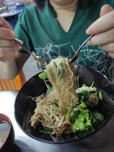 หมี่ขาวแห้งตีนข้อเลือด