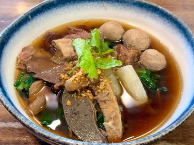 เตี๋ยวตุ๋นรวมเนื้อพรีเมี่ยม