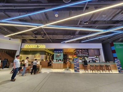 หน้าร้าน Smith & Co. วัน แบงค็อก