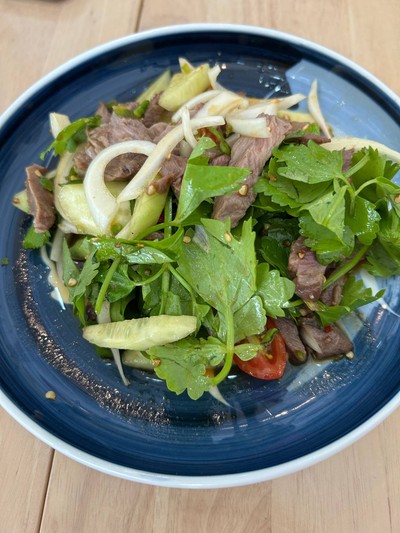 ยำเนื้อย่าง