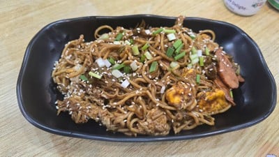 ผัดหมี่ใส่ไข่