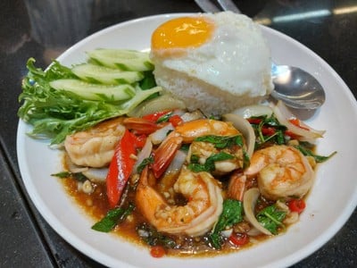 อาหาร หรือ เครื่องดื่ม