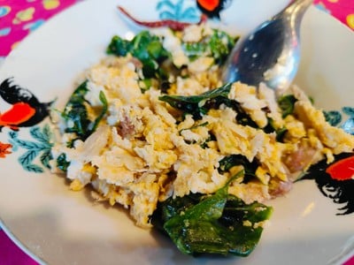 ใบเหลียงผัดไข่