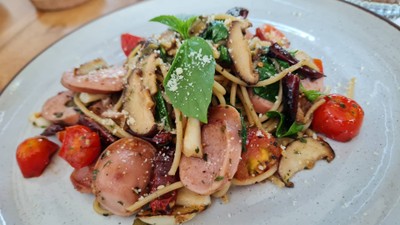 Spaghetti Italian Sausage Galic Chilli