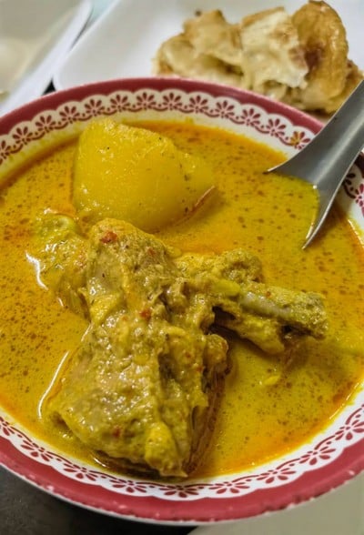 แกงกะหรี่ไก่