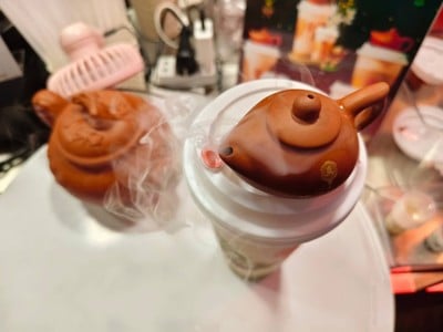 ชานมมะลิเกล็ดหิมะดูไบ ‘ไม่มีกา’