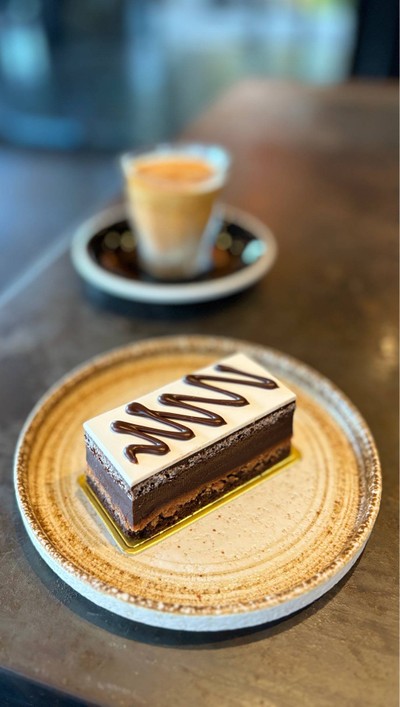 🍰 Freakin Weekend Cake. (Price 170 Baht.)