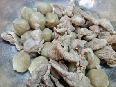 วิธีทำ ก๋วยเตี๋ยวน้ำตก (กึ่งสำเร็จรูป)