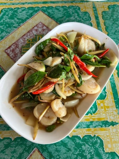 ผัดฉ่าเอ็นหอยจอบ