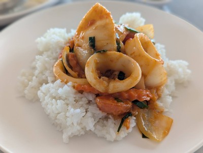 ปลาหมึกผัดไข่เค็ม