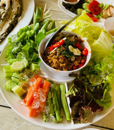 หมูผัดปลาร้าชาววัง