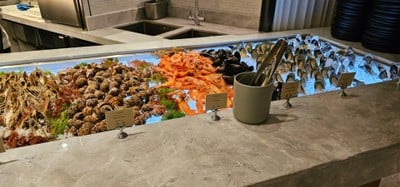 seafood on ice