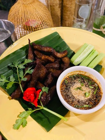 เนื้อแดดเดียวทอด