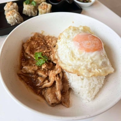 อาหาร หรือ เครื่องดื่ม