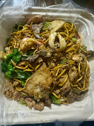 หมี่เหลืองผัดซีอิ๊วรวม