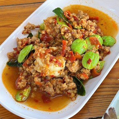 ครัวลุงแดง ท่าข้าม