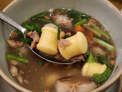 ต้มจืดลูกรอกใส่ลูกเงาะ