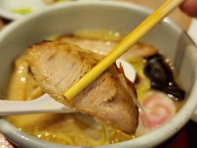 แก้มหมูย่าง