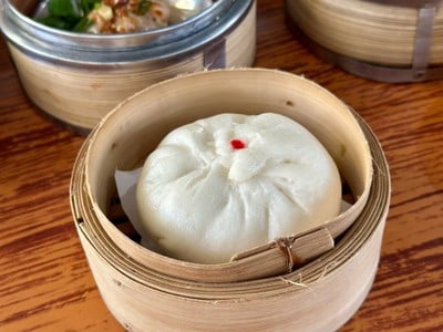 ซาลาเปาหมูแดง