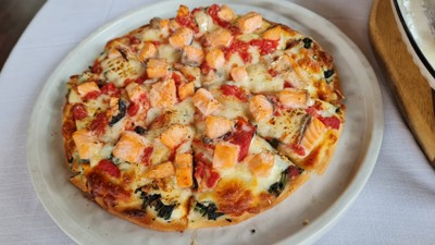 Salmon Spinach Pizza