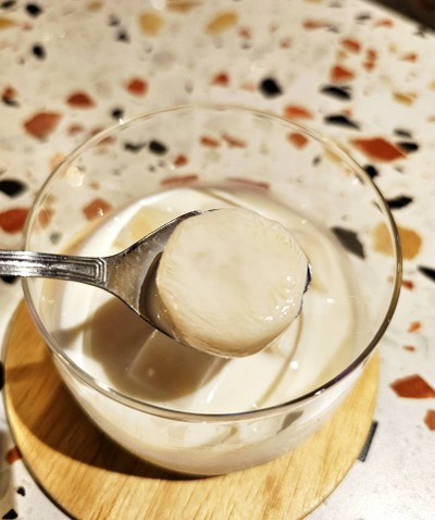 น้อยหน่านมสด